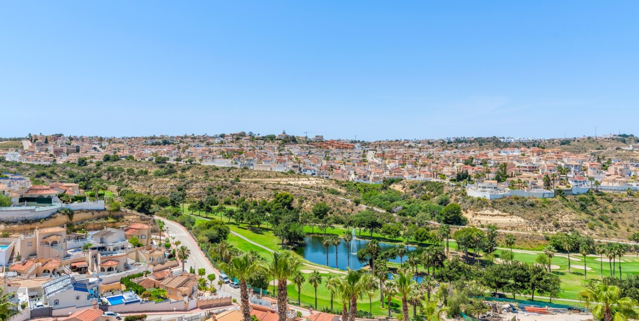 Resale - Townhouse -
Ciudad Quesada - La Marquesa