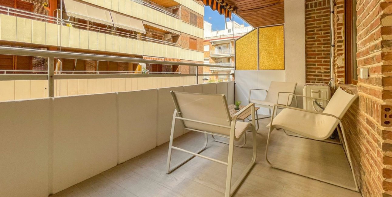 Resale - Apartment / flat -
Torrevieja - Playa Acequion