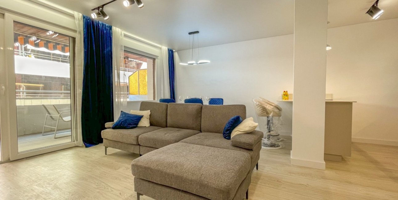 Resale - Apartment / flat -
Torrevieja - Playa Acequion
