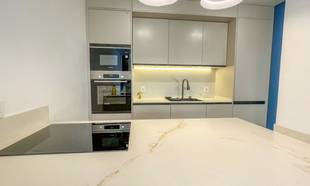 Resale - Apartment / flat -
Torrevieja - Playa Acequion