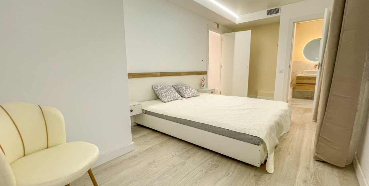 Resale - Apartment / flat -
Torrevieja - Playa Acequion