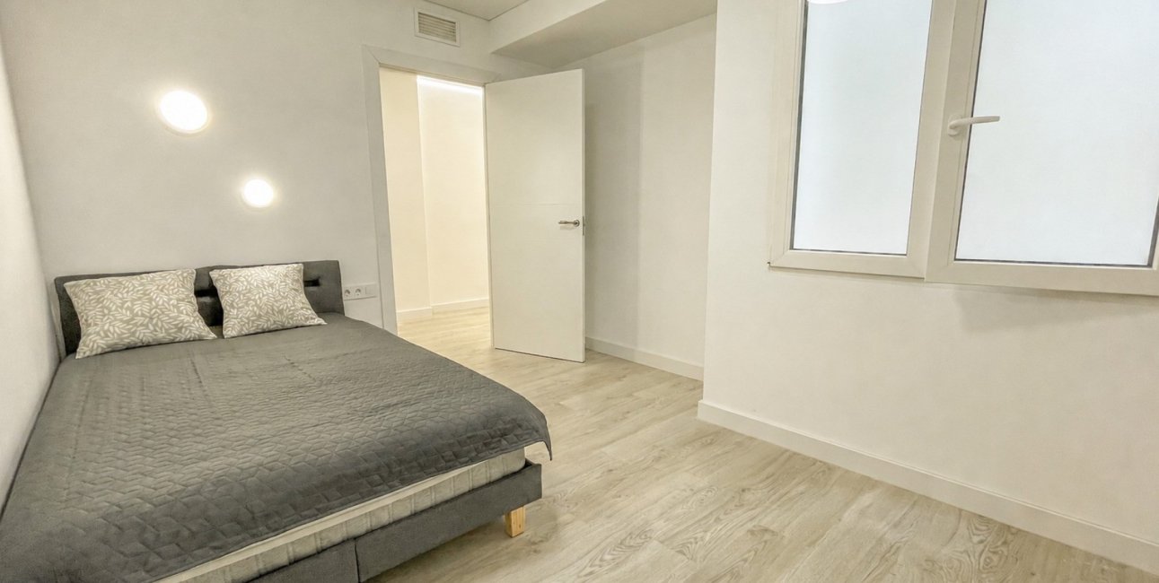 Resale - Apartment / flat -
Torrevieja - Playa Acequion