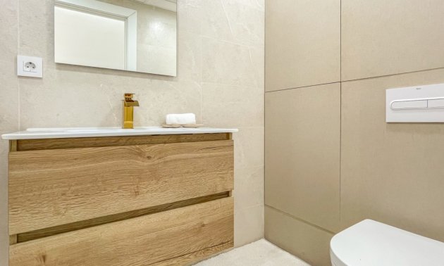 Resale - Apartment / flat -
Torrevieja - Playa Acequion