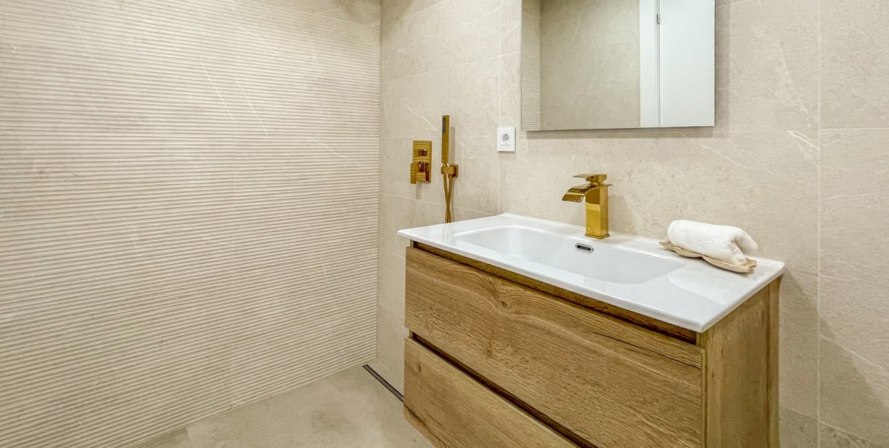Resale - Apartment / flat -
Torrevieja - Playa Acequion