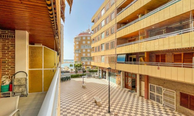 Resale - Apartment / flat -
Torrevieja - Playa Acequion