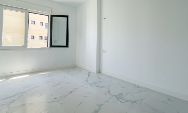 Resale - Apartment / flat -
Orihuela Costa - Punta Prima