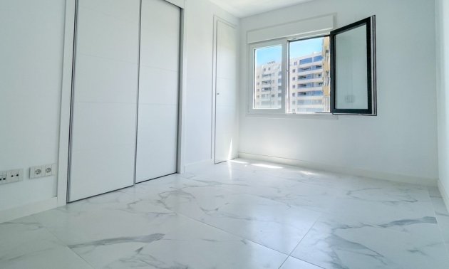 Resale - Apartment / flat -
Orihuela Costa - Punta Prima