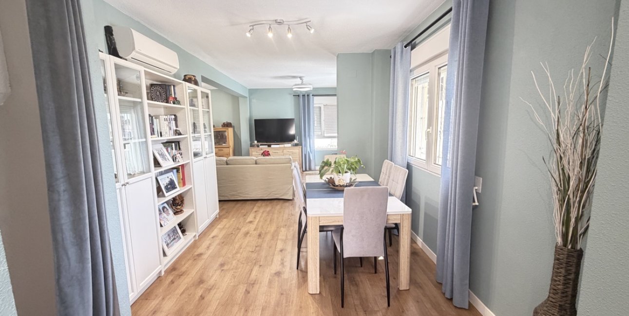 Resale - Villa -
Orihuela Costa - Villamartin