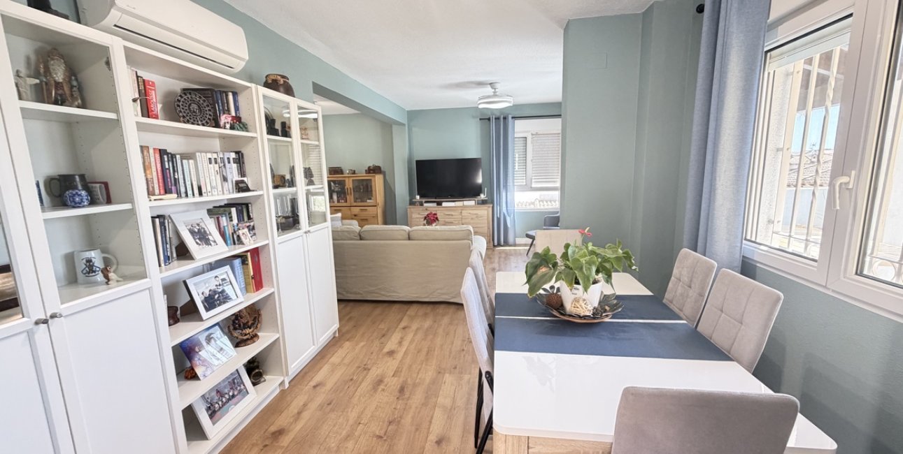 Resale - Villa -
Orihuela Costa - Villamartin