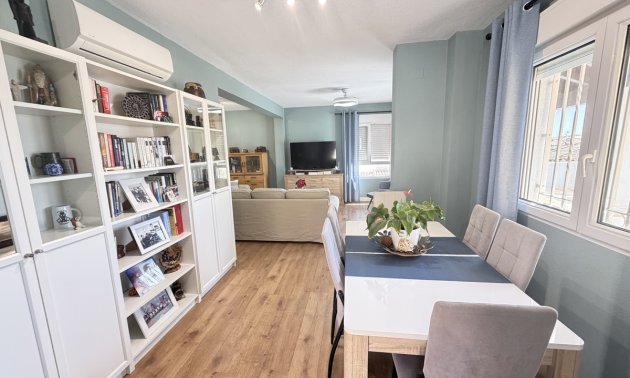 Resale - Villa -
Orihuela Costa - Villamartin