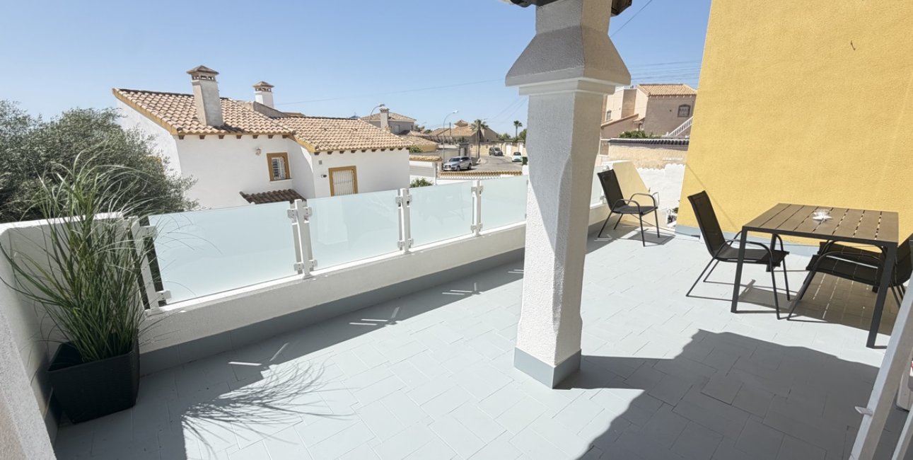 Resale - Villa -
Orihuela Costa - Villamartin