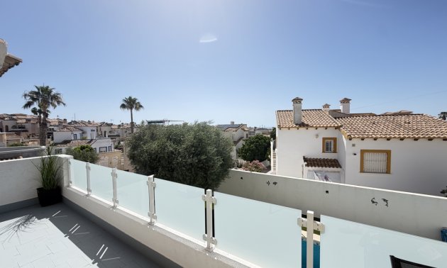 Resale - Villa -
Orihuela Costa - Villamartin