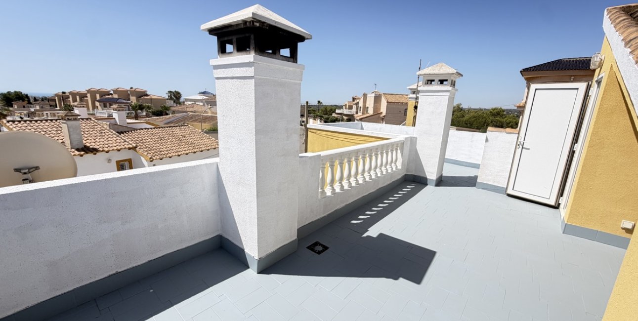 Resale - Villa -
Orihuela Costa - Villamartin