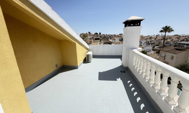 Resale - Villa -
Orihuela Costa - Villamartin