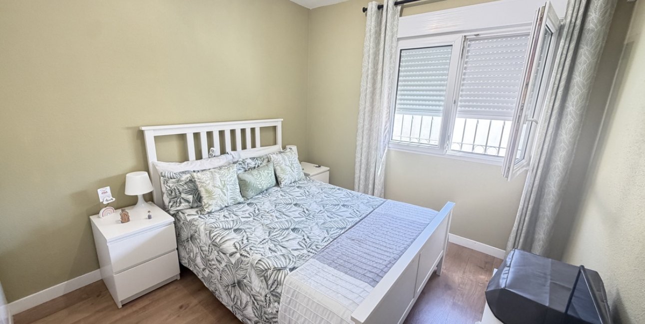 Resale - Villa -
Orihuela Costa - Villamartin