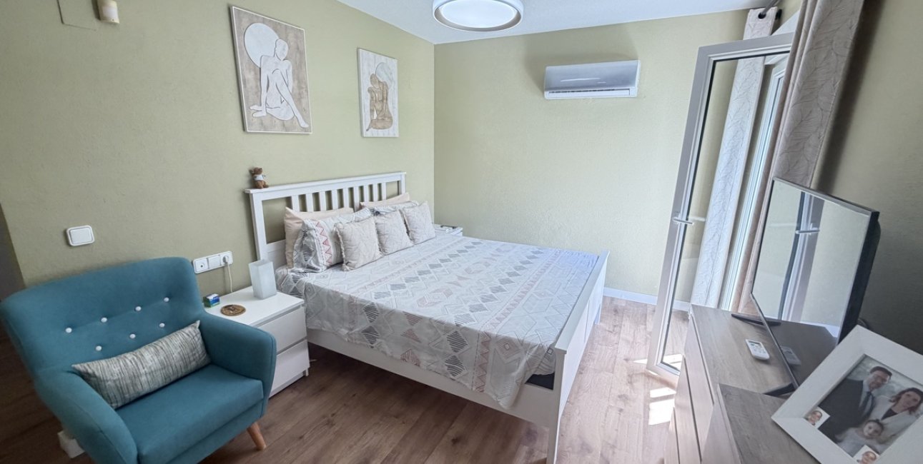 Resale - Villa -
Orihuela Costa - Villamartin