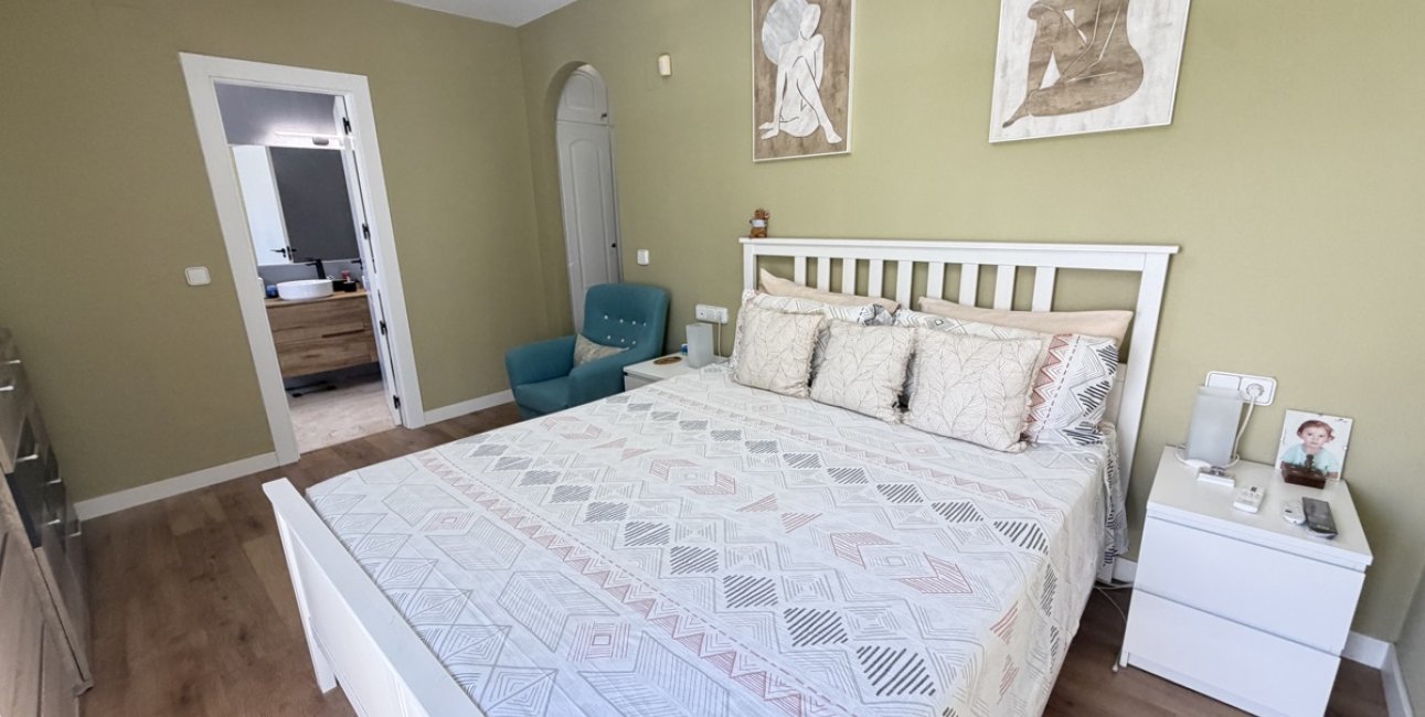 Resale - Villa -
Orihuela Costa - Villamartin