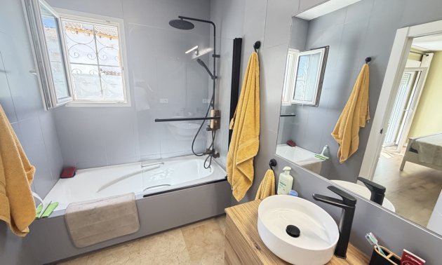 Resale - Villa -
Orihuela Costa - Villamartin