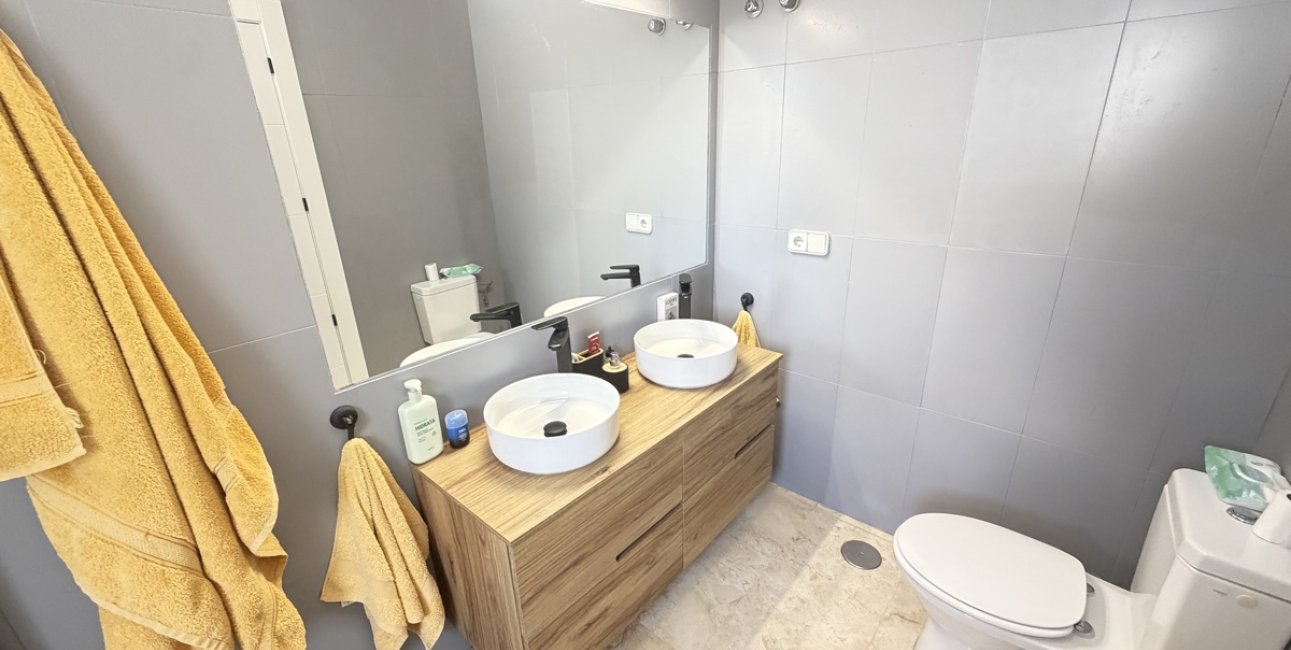 Resale - Villa -
Orihuela Costa - Villamartin