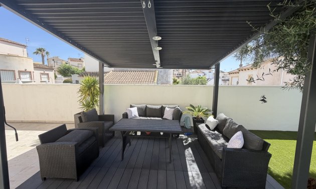 Resale - Villa -
Orihuela Costa - Villamartin