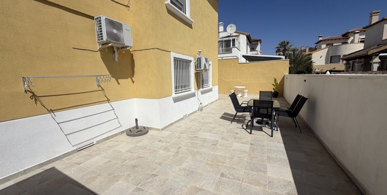 Resale - Villa -
Orihuela Costa - Villamartin