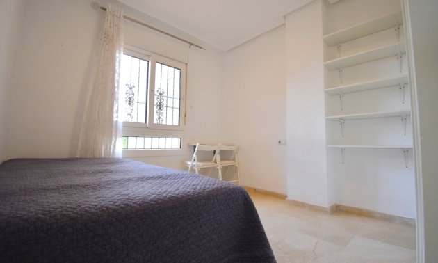 Reventa - Apartamento / piso -
Orihuela Costa - Playa Flamenca