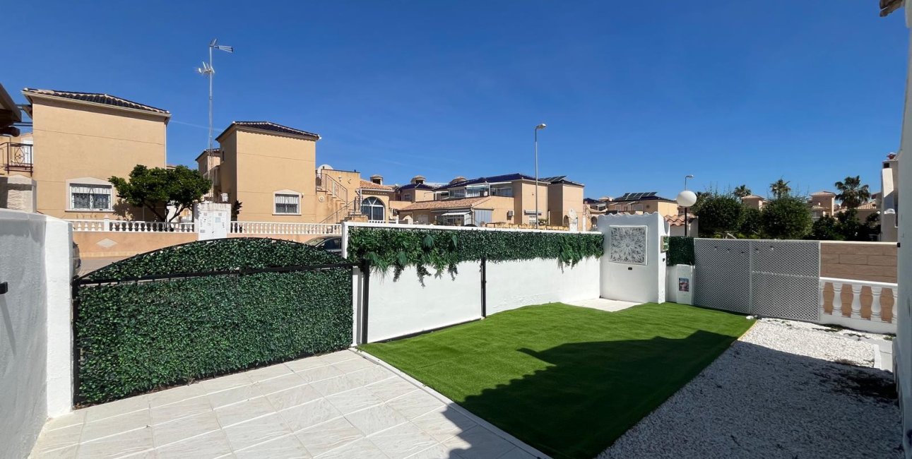 Resale - Townhouse -
Orihuela Costa - Punta Prima