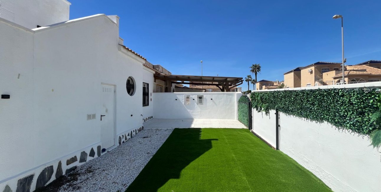 Resale - Townhouse -
Orihuela Costa - Punta Prima