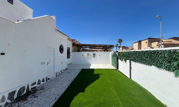 Resale - Townhouse -
Orihuela Costa - Punta Prima