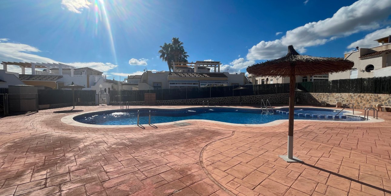 Resale - Townhouse -
Orihuela Costa - Punta Prima