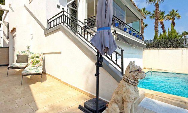 Resale - Villa -
Orihuela Costa - Villamartin