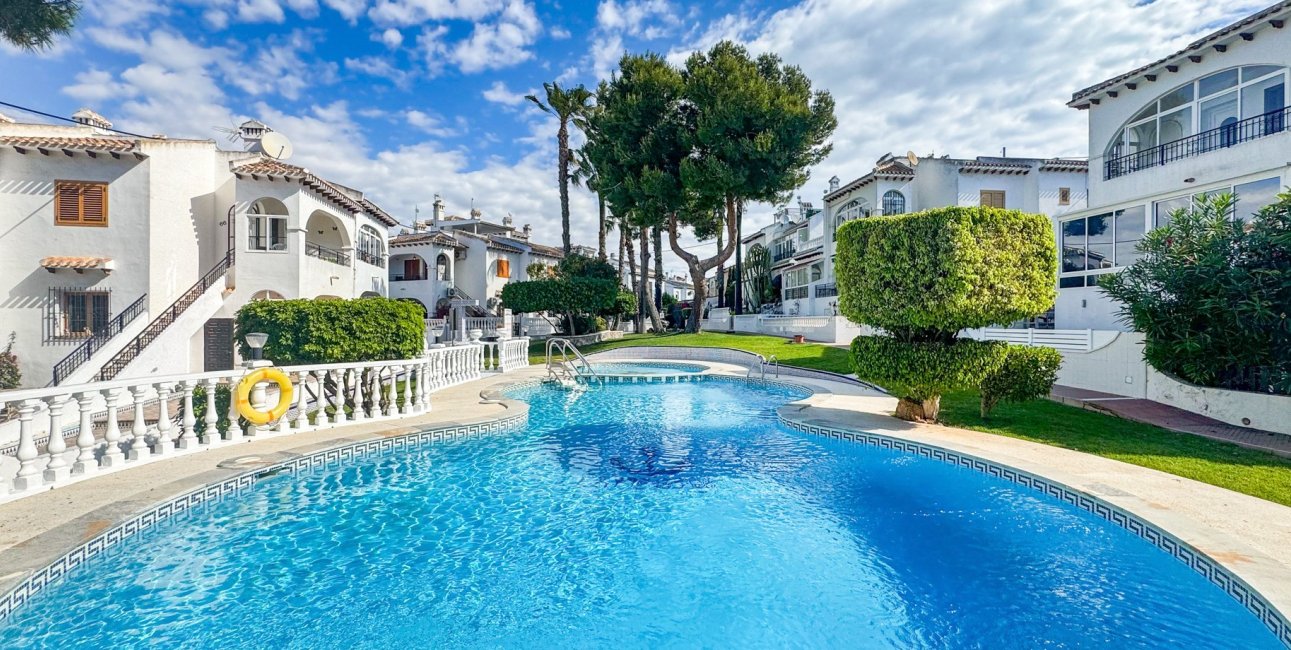 Reventa - Bungalow -
Torrevieja - Aguas Nuevas