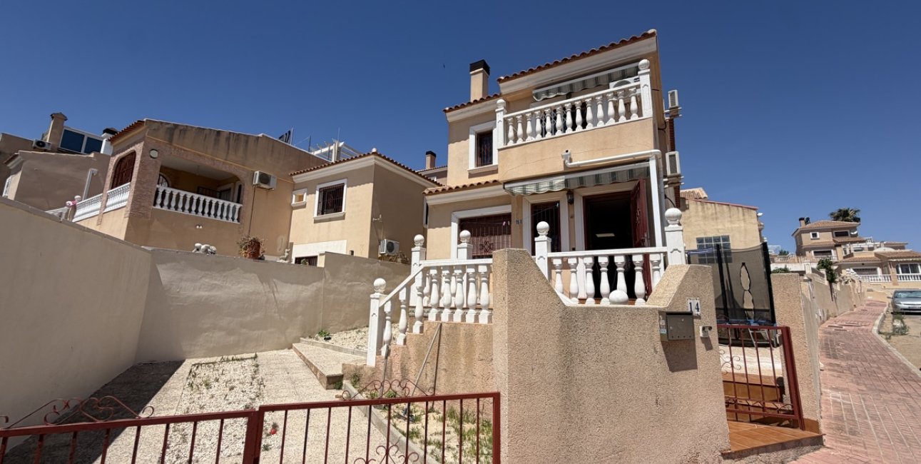 Resale - Villa -
Orihuela Costa - Villamartin