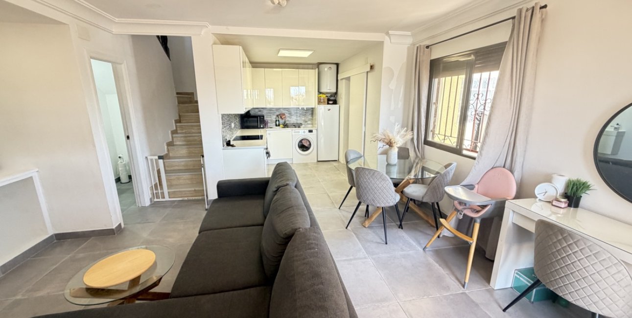 Resale - Villa -
Orihuela Costa - Villamartin