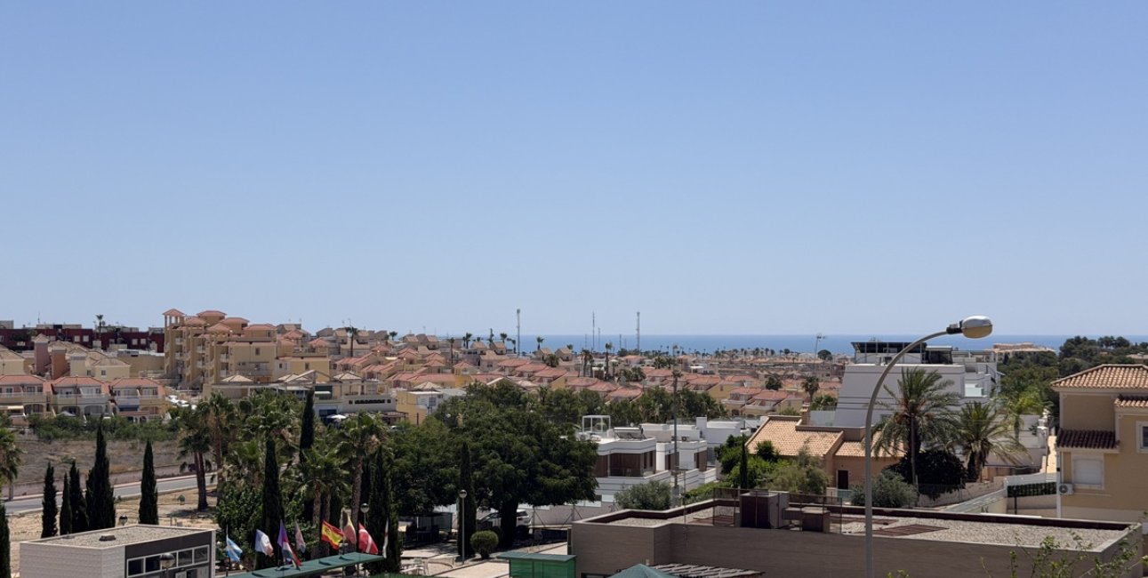 Resale - Villa -
Orihuela Costa - Villamartin