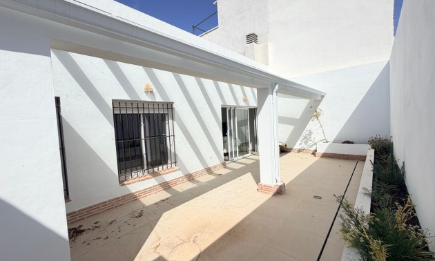Resale - Bungalow -
Catral - Catral - Town