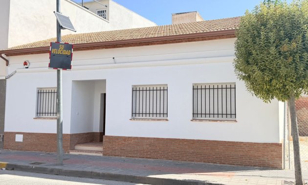 Resale - Bungalow -
Catral - Catral - Town