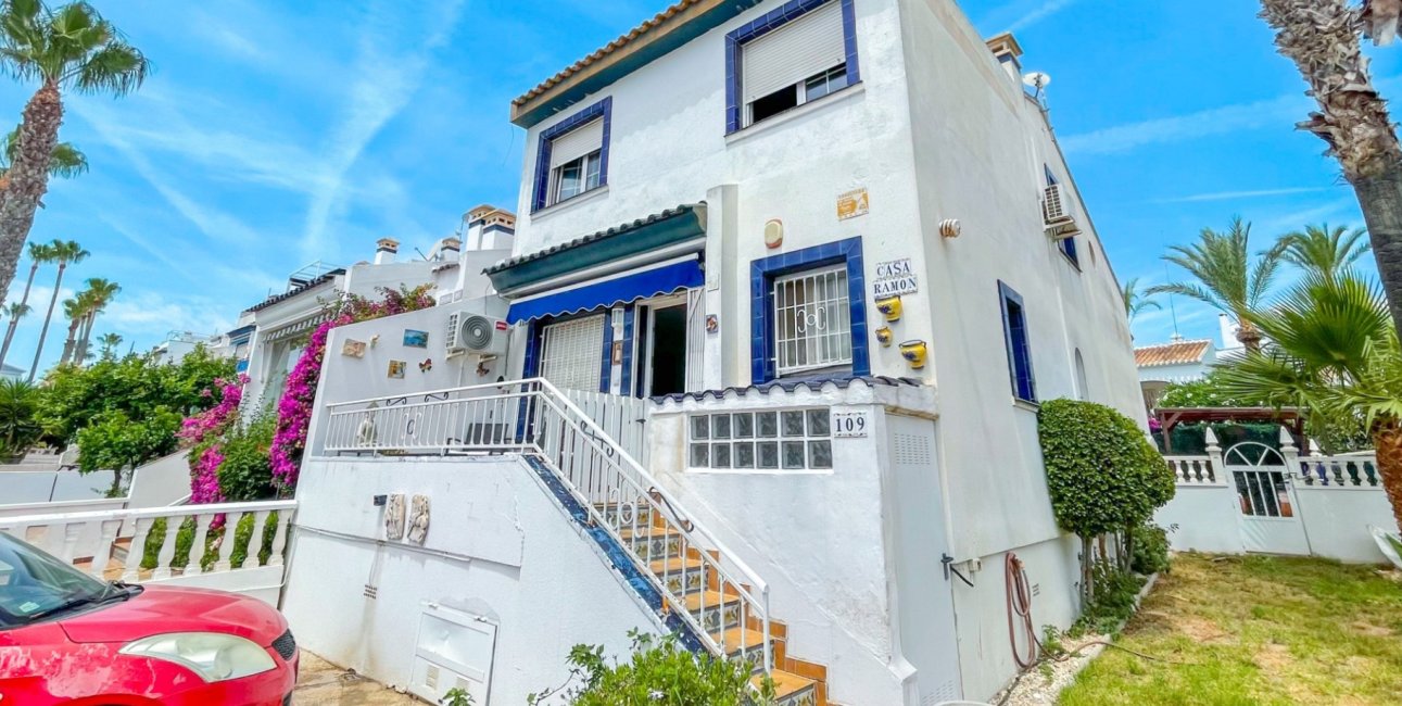 Resale - Townhouse -
Orihuela Costa - Los Dolses