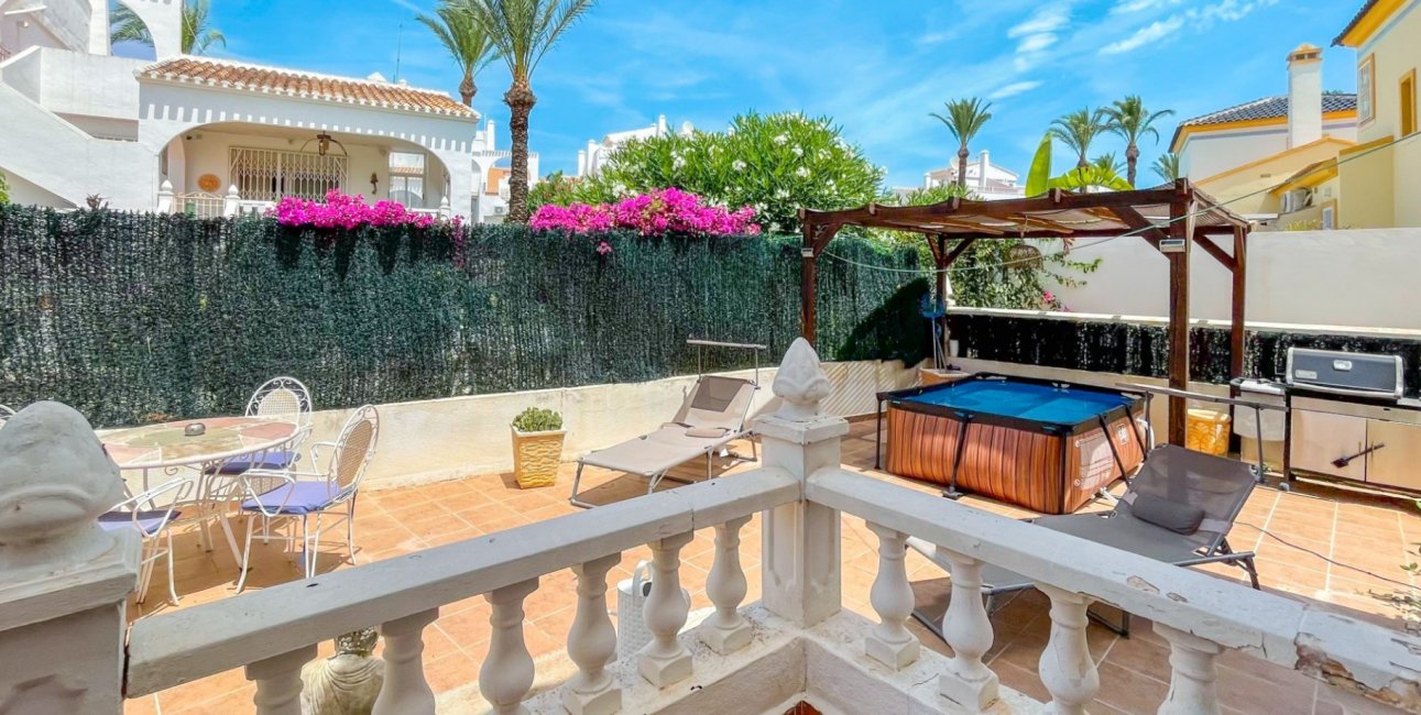Resale - Townhouse -
Orihuela Costa - Los Dolses