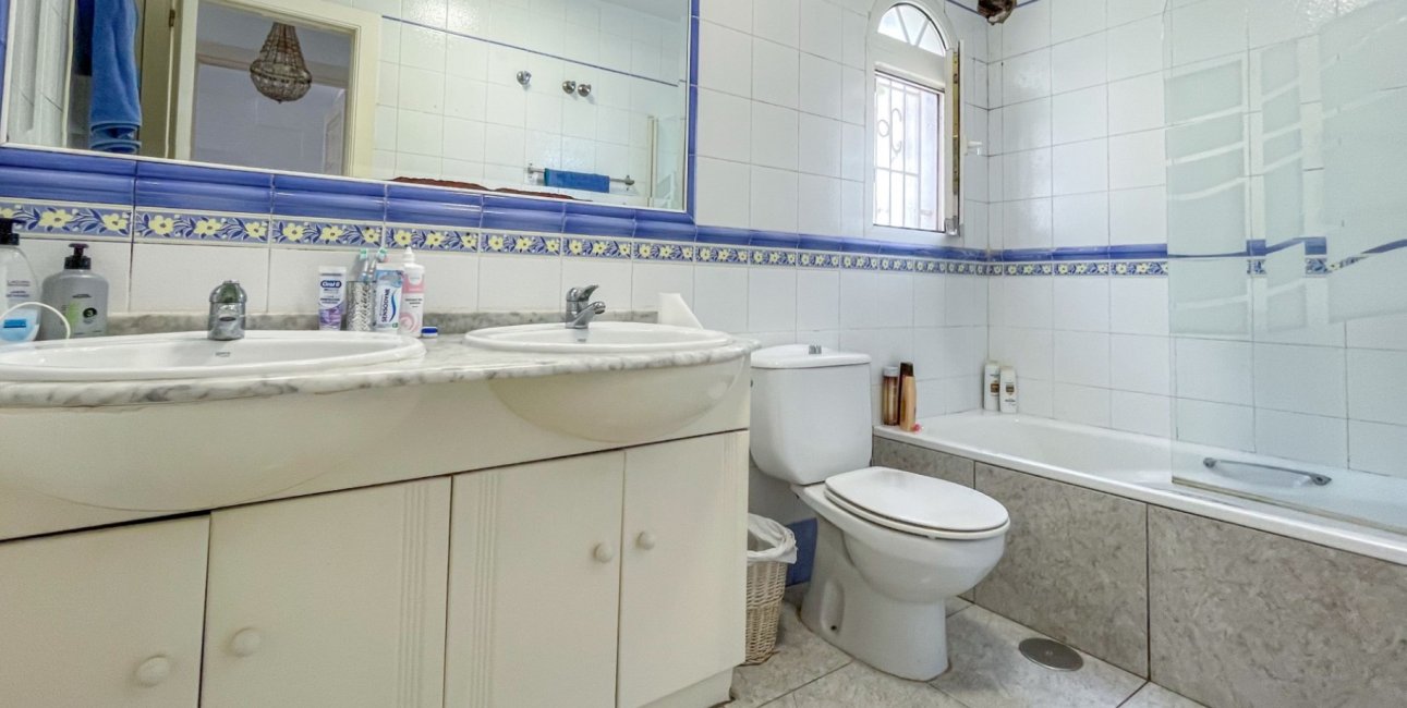 Resale - Townhouse -
Orihuela Costa - Los Dolses