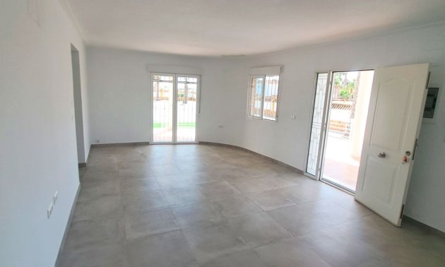 Resale - Country House -
Catral - Catral - Country