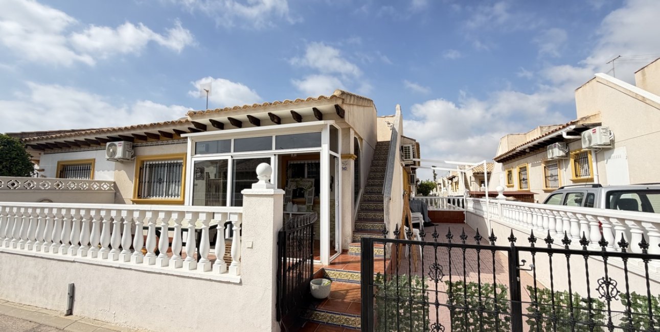 Rynek wtórny - Bungalowy -
Orihuela Costa - La Zenia
