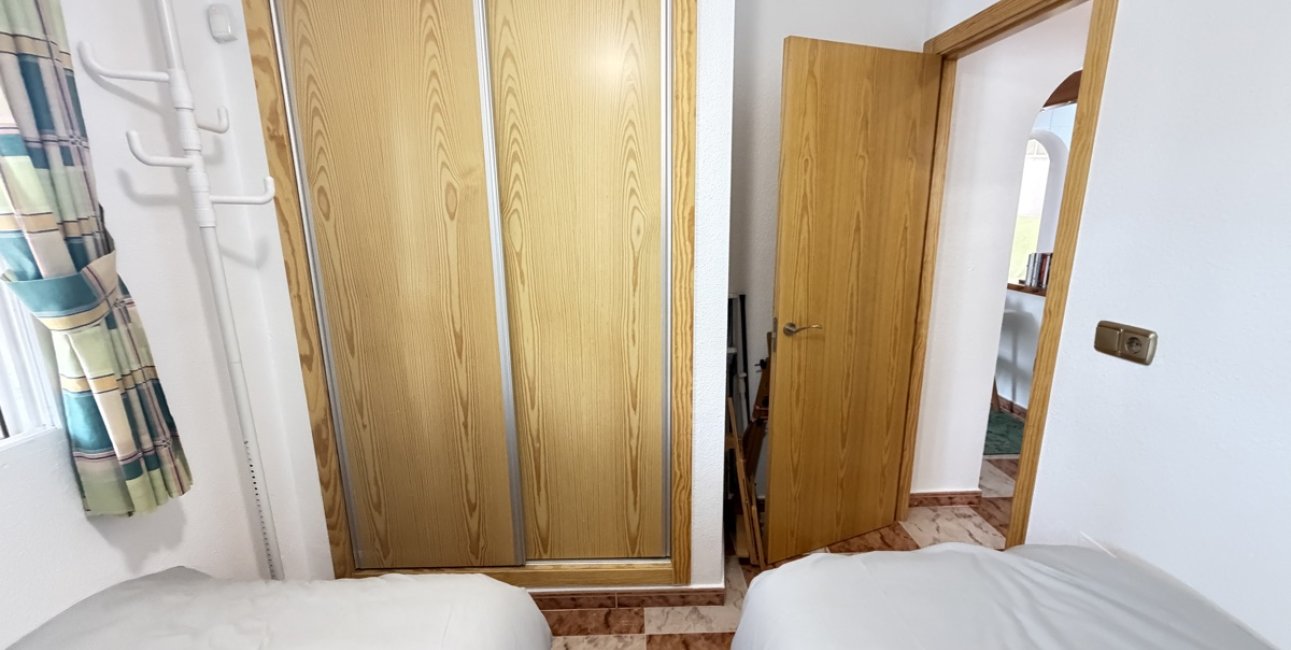 Rynek wtórny - Bungalowy -
Orihuela Costa - La Zenia
