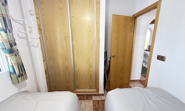 Rynek wtórny - Bungalowy -
Orihuela Costa - La Zenia