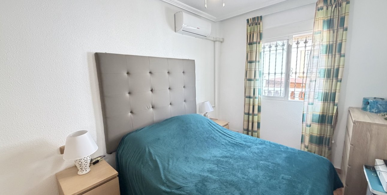 Rynek wtórny - Bungalowy -
Orihuela Costa - La Zenia