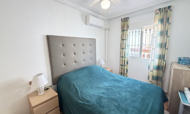 Rynek wtórny - Bungalowy -
Orihuela Costa - La Zenia