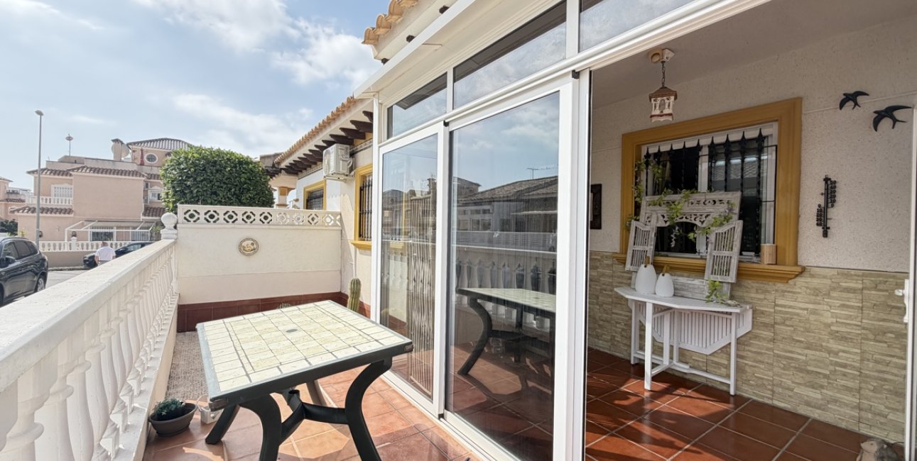 Rynek wtórny - Bungalowy -
Orihuela Costa - La Zenia