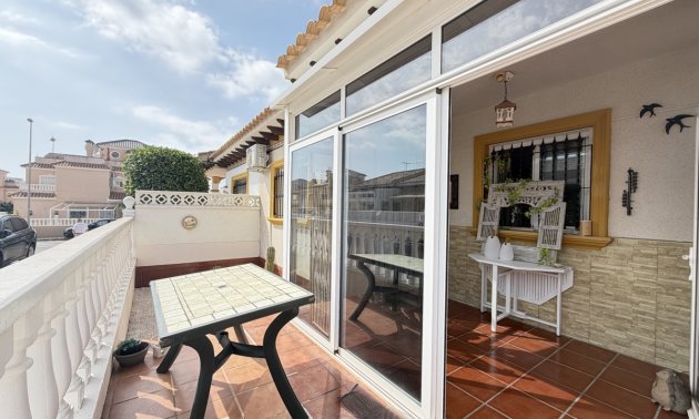Rynek wtórny - Bungalowy -
Orihuela Costa - La Zenia