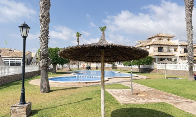 Rynek wtórny - Bungalowy -
Orihuela Costa - La Zenia