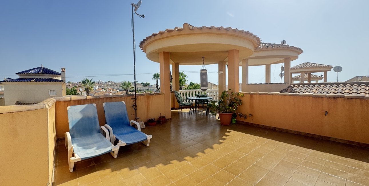 Resale - Villa -
Orihuela Costa - Villamartin